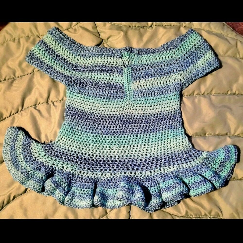 NWOT 💙🩵 Handmade Crochet Shades Of Blue Off Shoulder V-neck Top Ruffled Trim